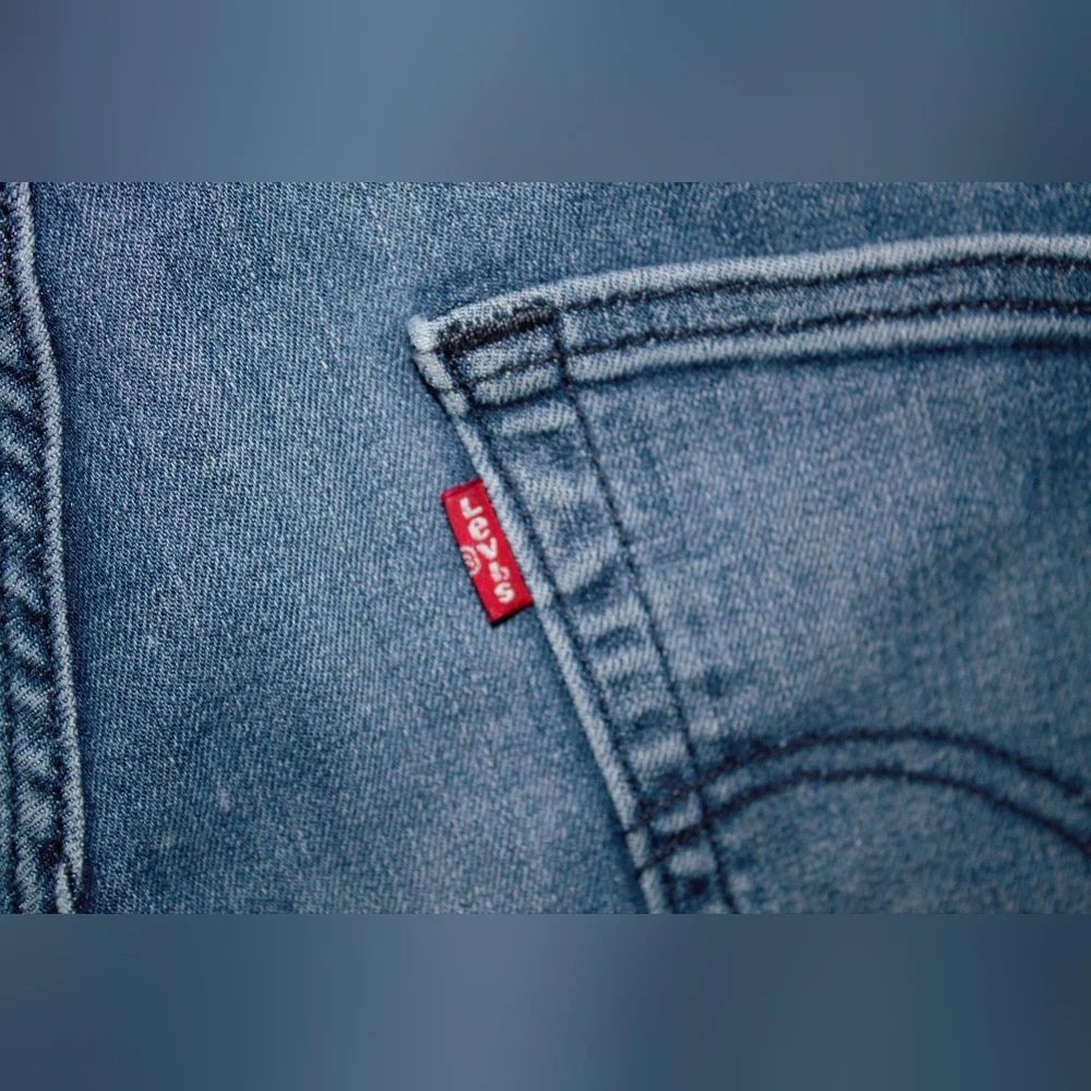 Levi’s 541 Men’s Athletic Taper Jeans – Light Wash, Size 34x32